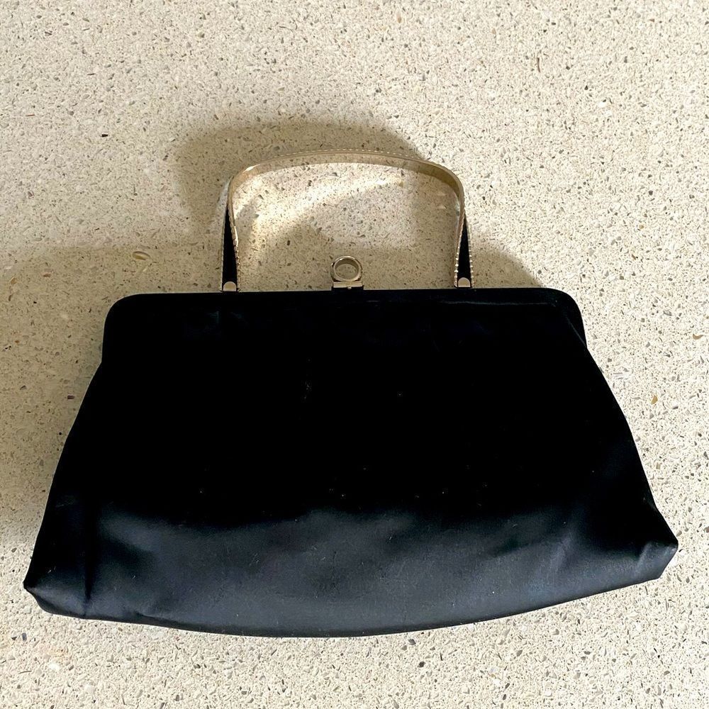 Ande women’s wristlet bag/clutch